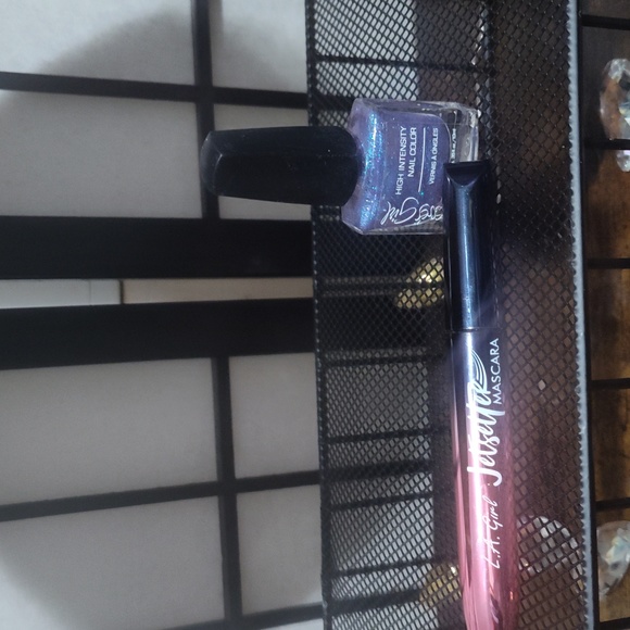 Makeup bundle - Picture 3 of 4